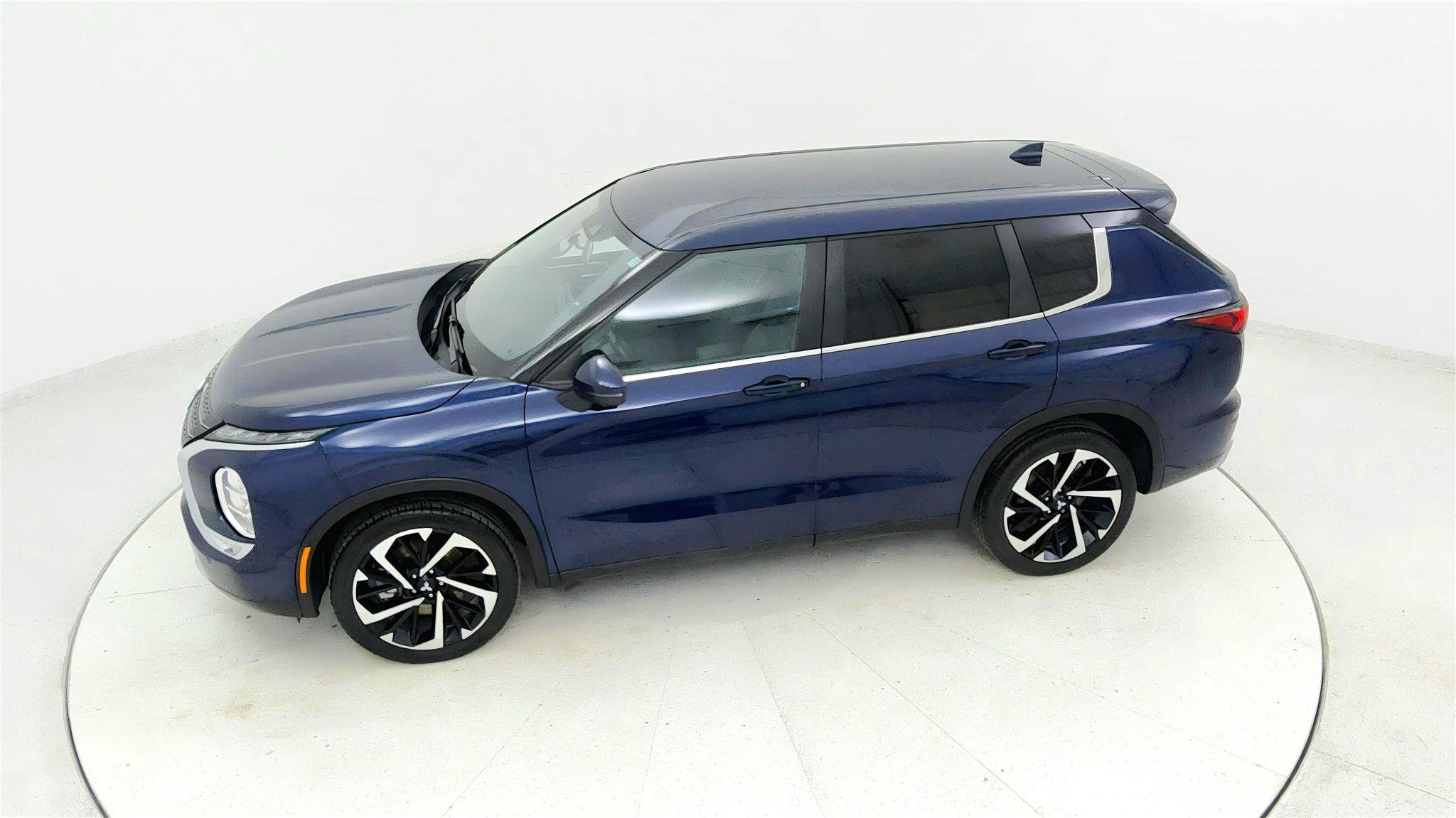 Used 2024 Mitsubishi Outlander FWD image 14