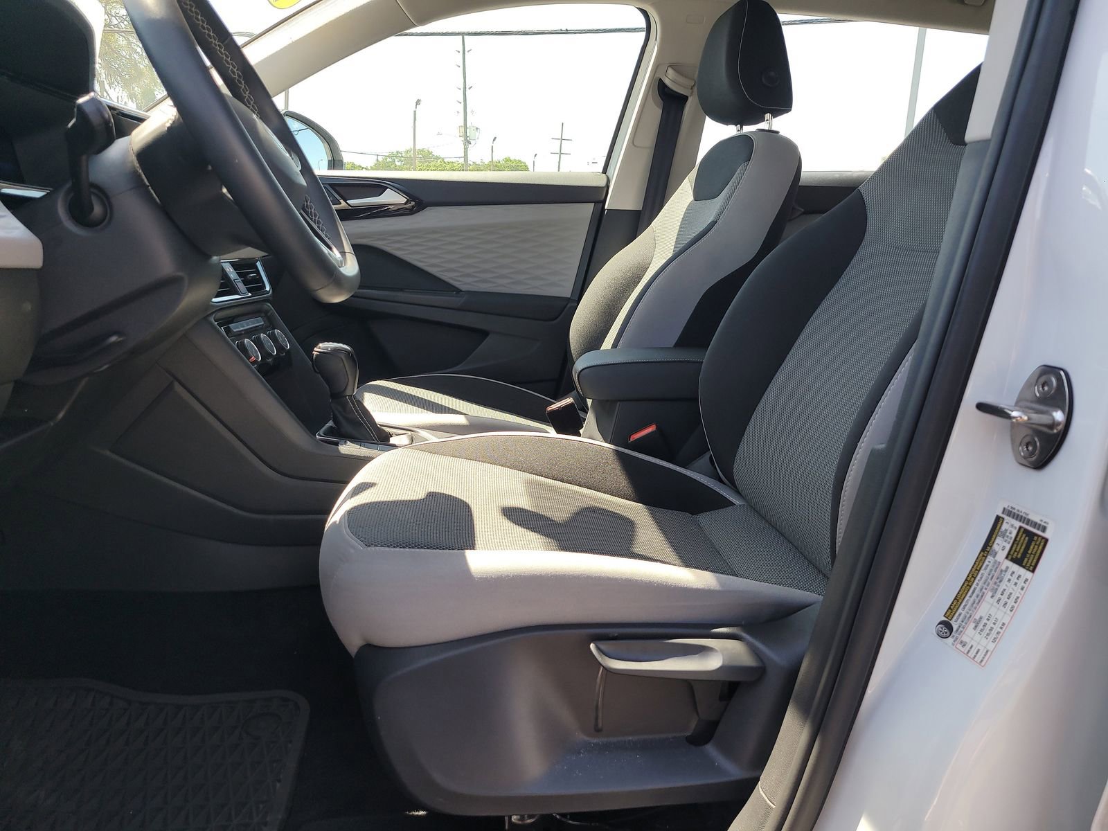 Used 2023 Volkswagen Taos S image 15