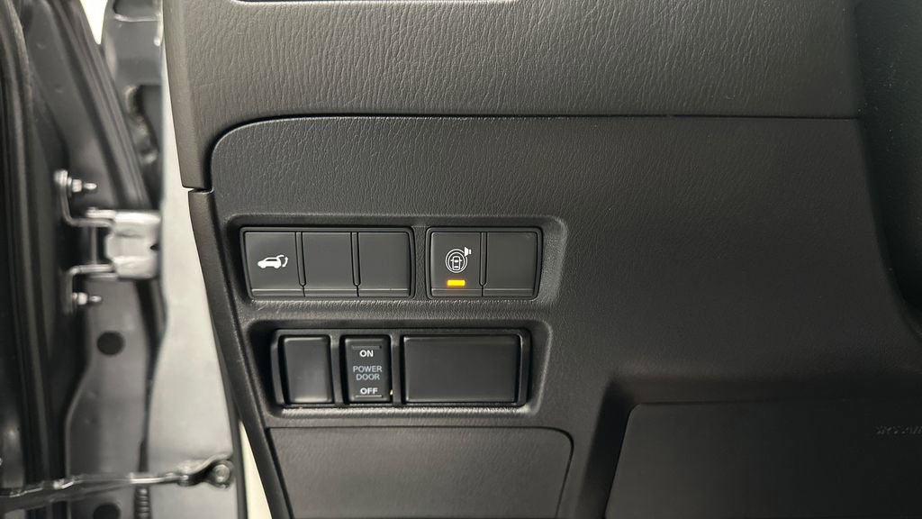 Used 2022 Nissan Armada SL image 35