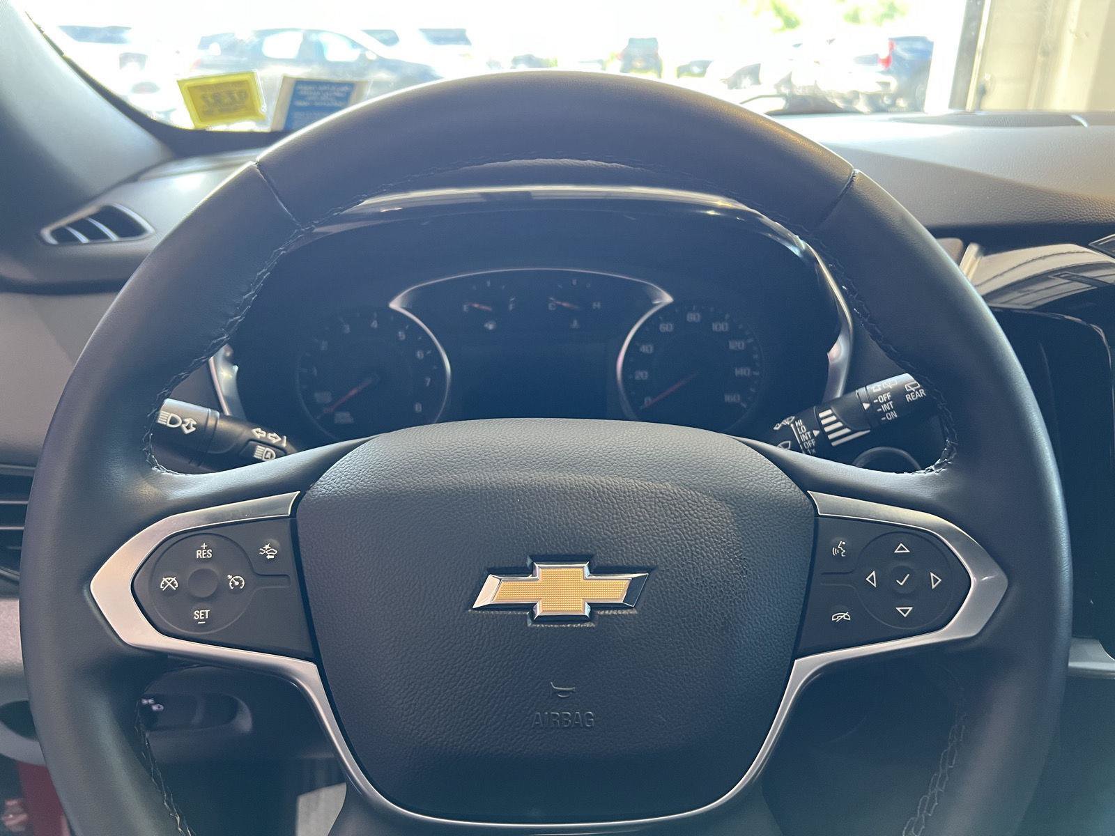 Used 2023 Chevrolet Traverse LT AWD/4WD image 17