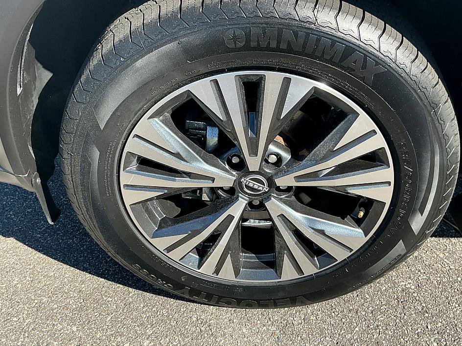 Certified 2023 Nissan Rogue SV image 10