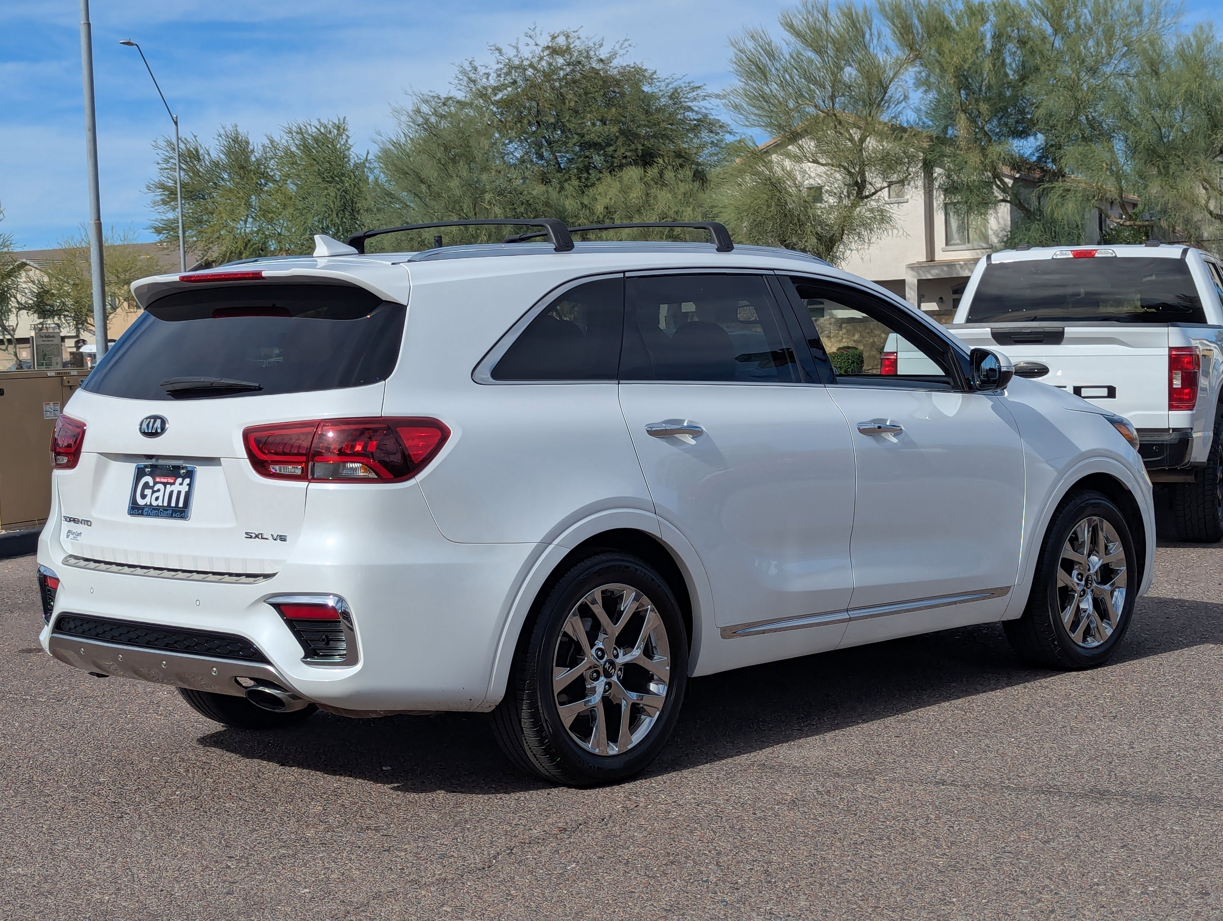 Used 2019 Kia Sorento SX image 3