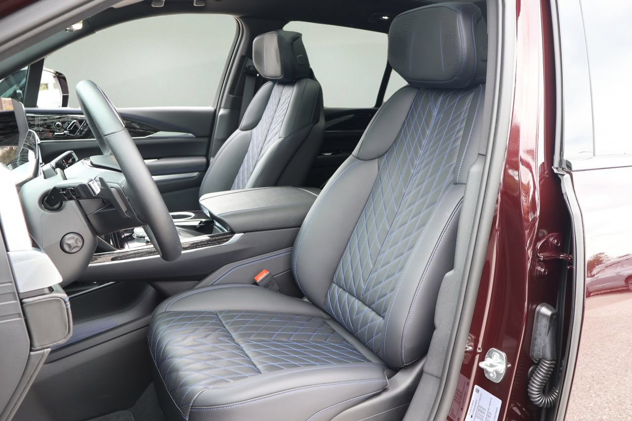 Certified 2025 Cadillac Escalade IQ Sport 1 AWD/4WD image 12