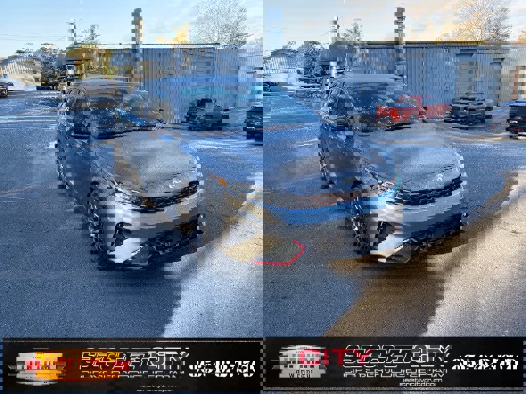 Used 2022 Kia Forte GT w/ GT Technology Package image 3