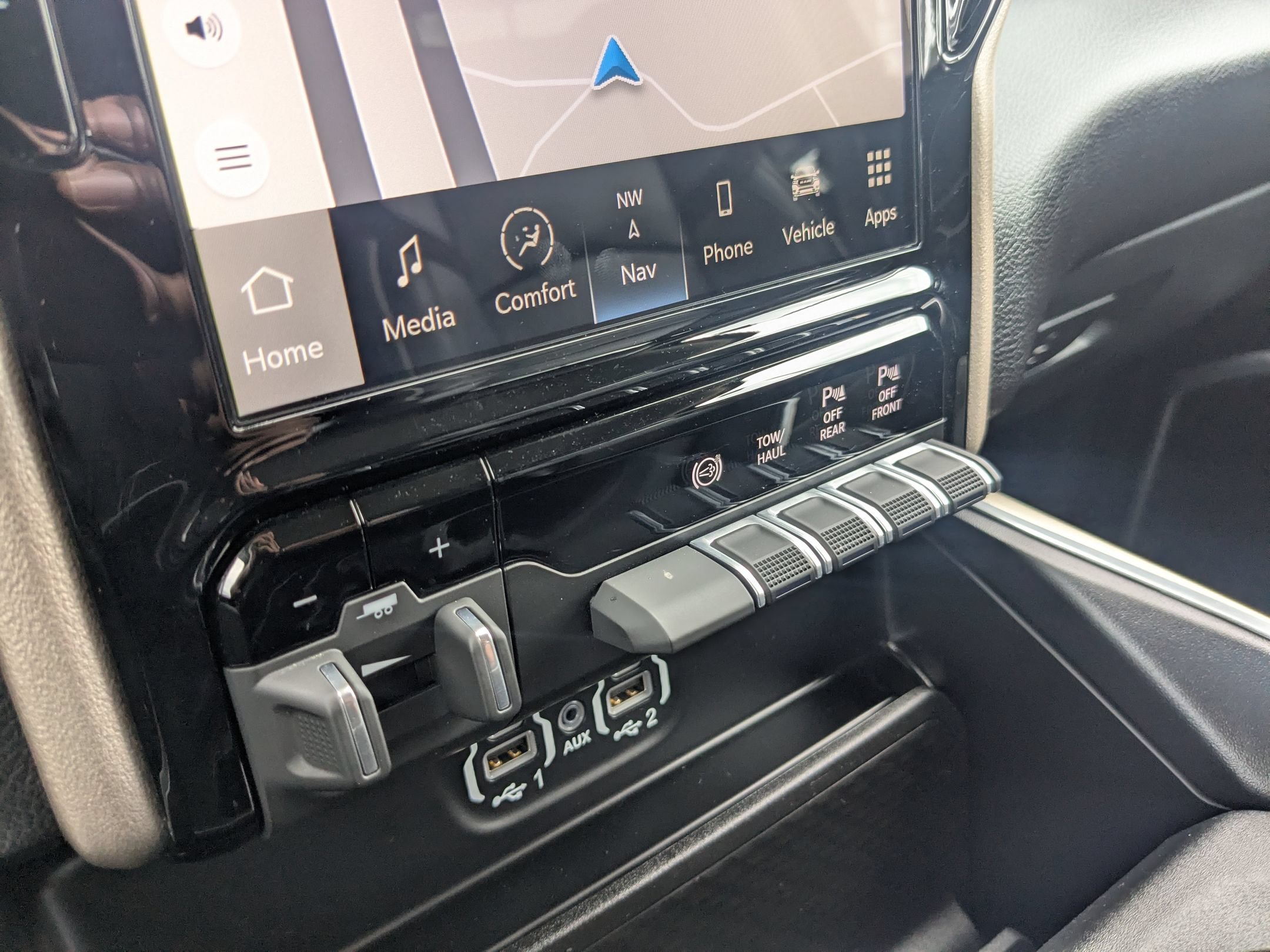 Used 2023 RAM 2500 Laramie AWD/4WD image 18