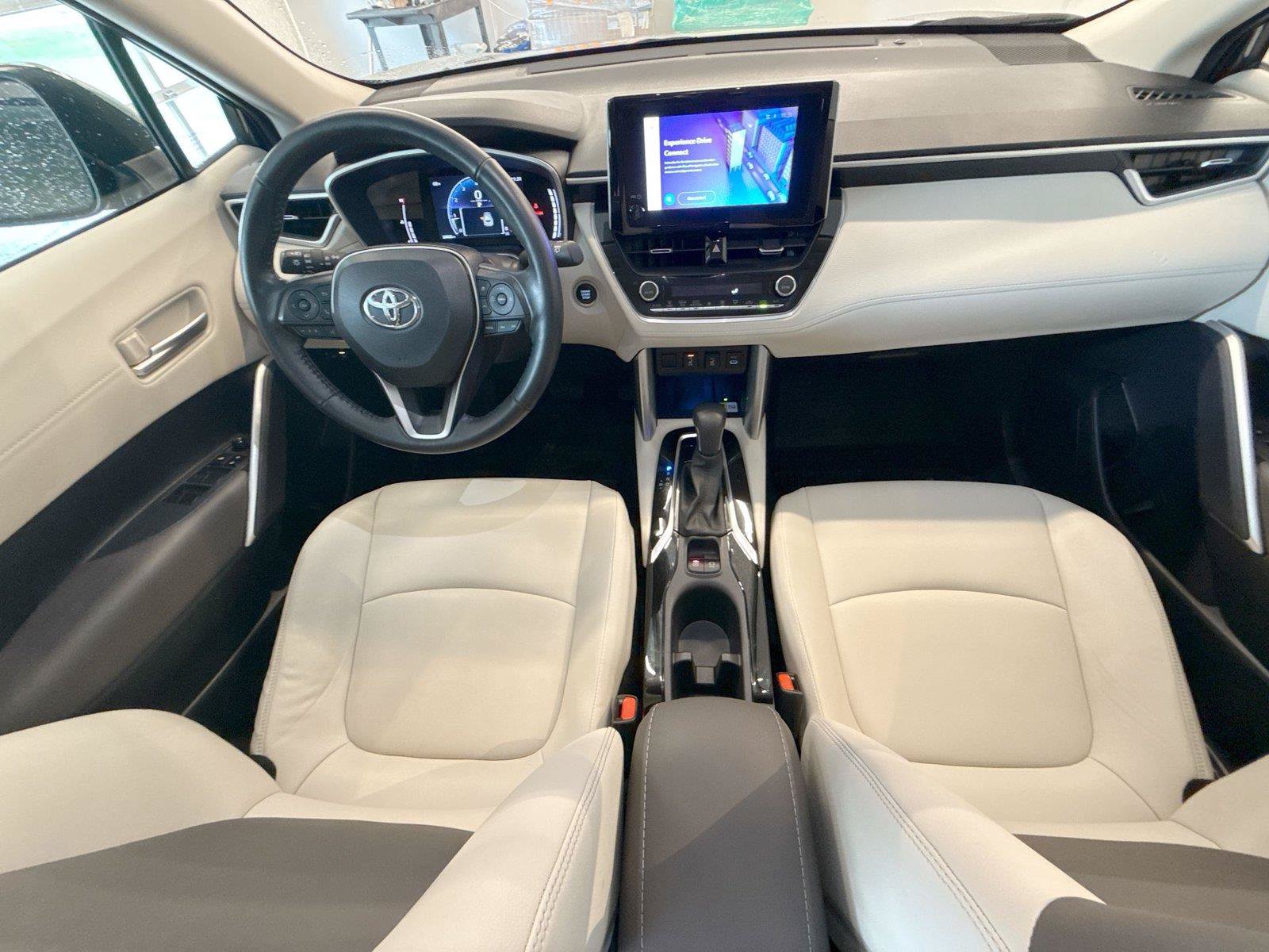 Used 2023 Toyota Corolla Cross XLE w/ Convenience Package AWD/4WD image 22