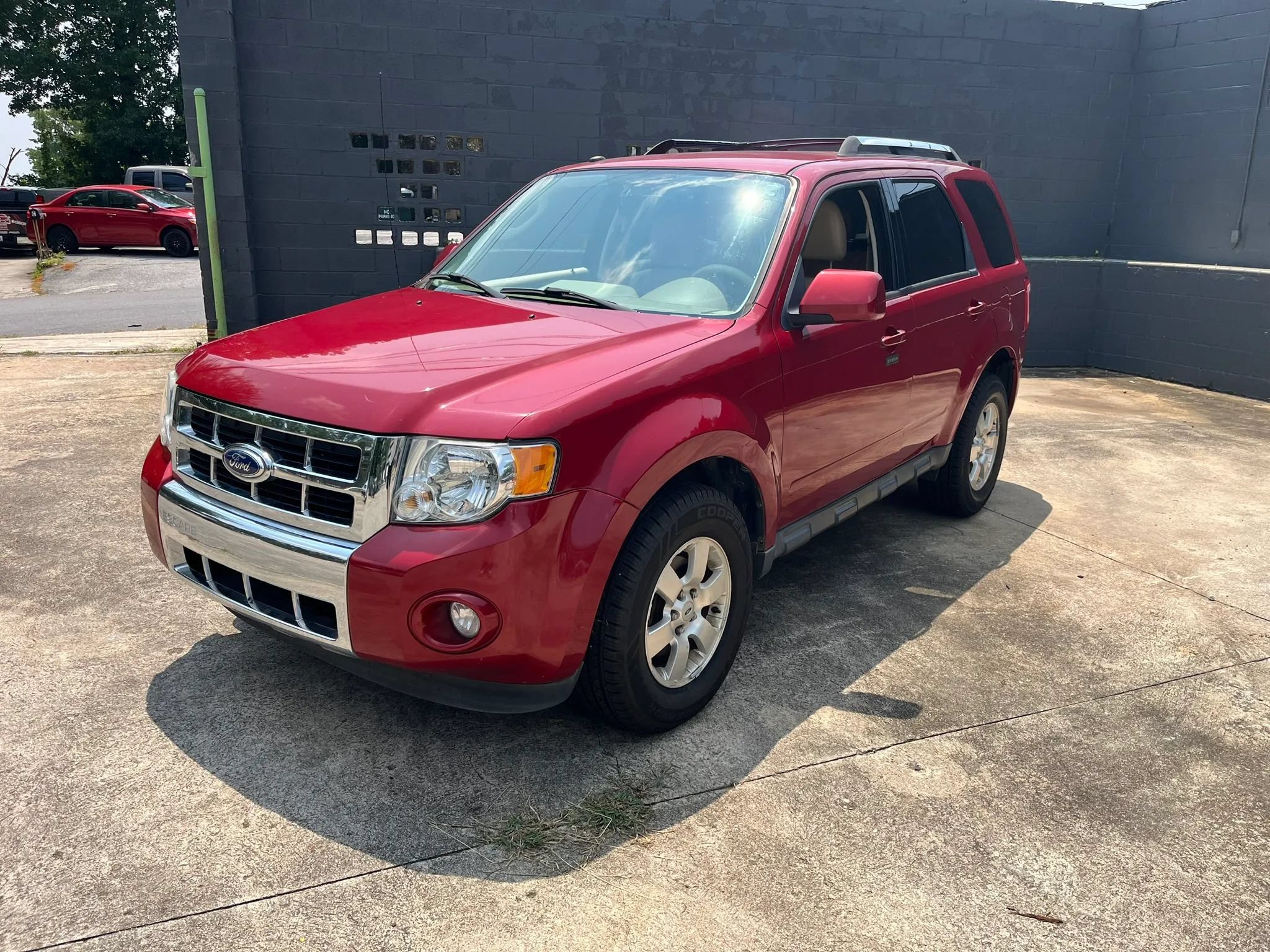 Used 2011 Ford Escape Limited FWD image 3