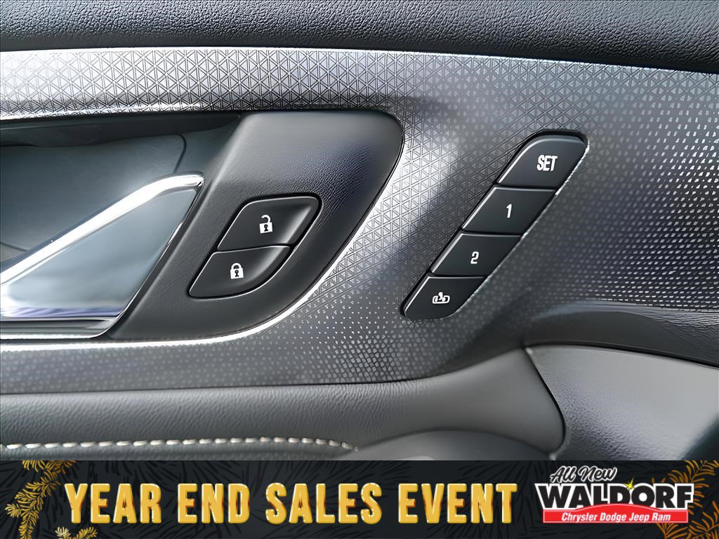 Used 2024 Chevrolet Traverse Premier w/ Redline Edition image 14