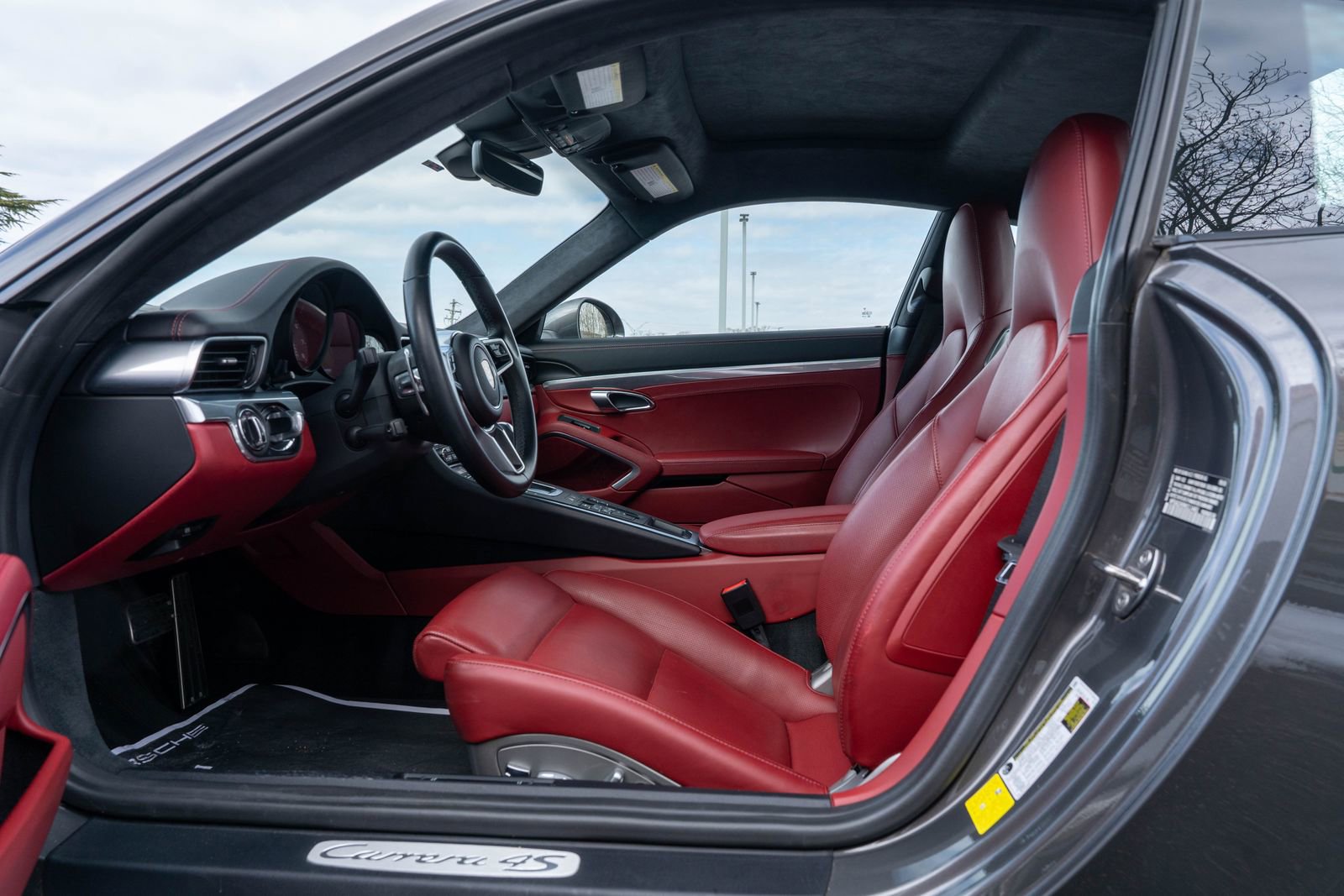 Certified 2019 Porsche 911 Carrera 4S image 23