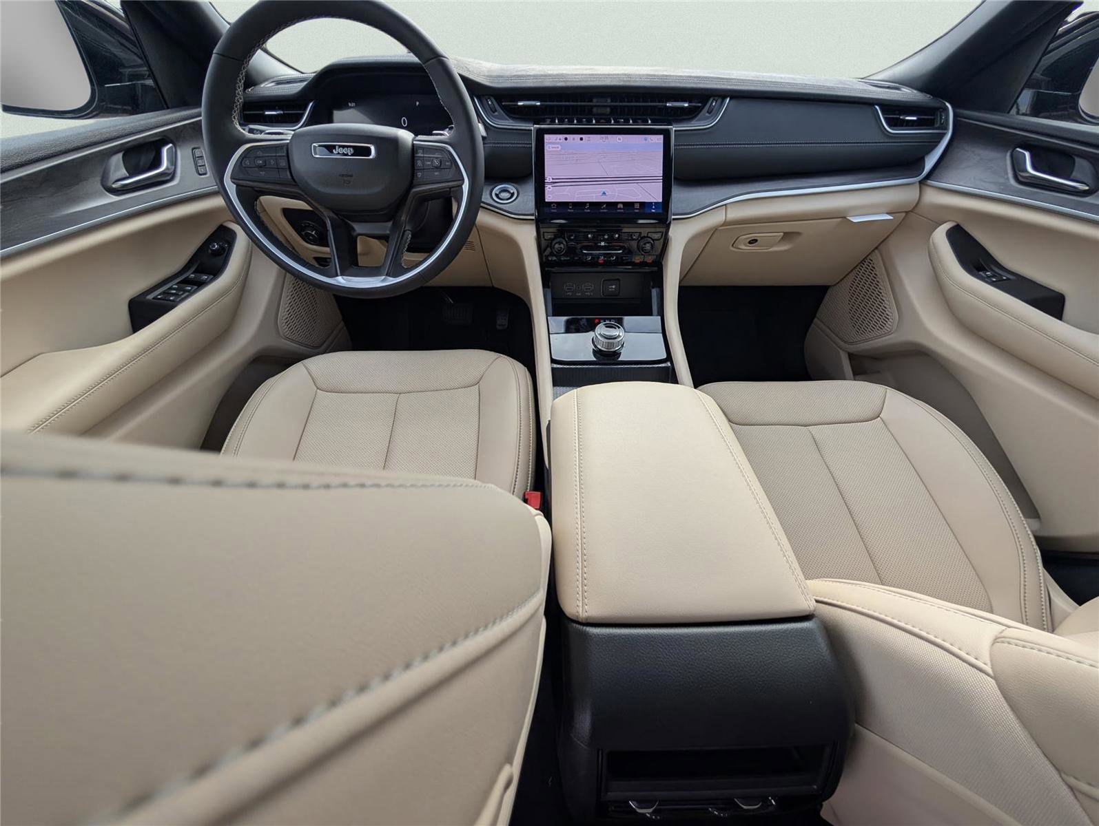 New 2025 Jeep Grand Cherokee Limited w/ Luxury Tech Group II image 31