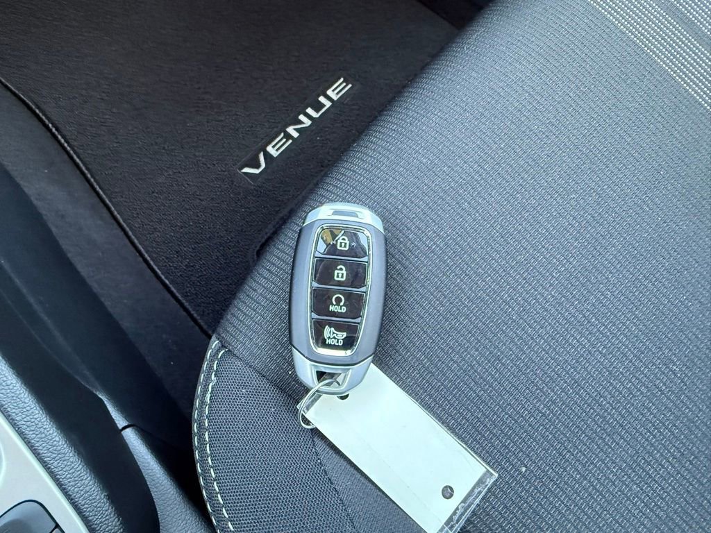 Certified 2026 Hyundai Venue SEL image 38