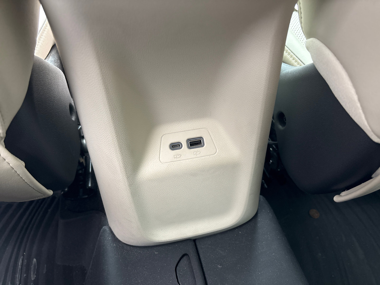 Used 2021 Buick Envision Essence w/ Technology Package I FWD image 30