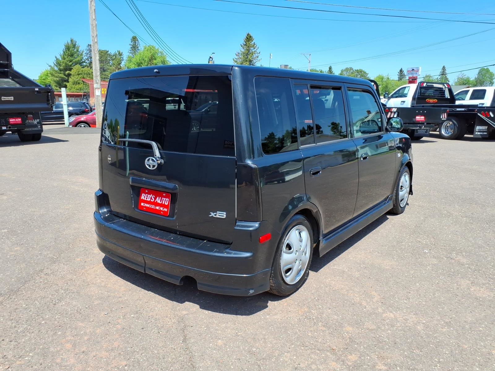 Used 2006 Scion xB FWD image 6