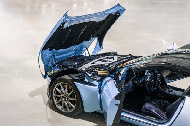 Used 2017 Aston Martin DB11 V12 image 12