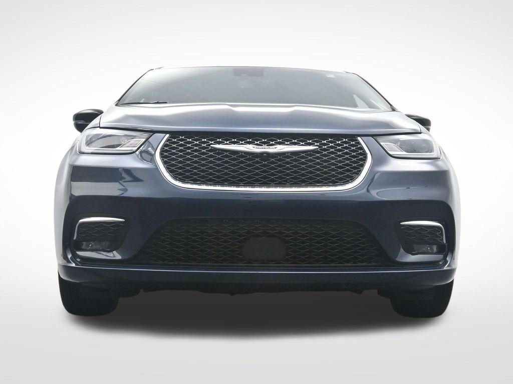 Used 2025 Chrysler Pacifica Select image 31