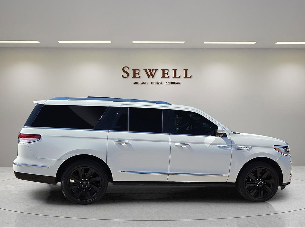 Used 2022 Lincoln Navigator L Reserve AWD/4WD image 5
