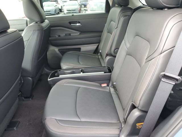New 2026 Nissan Pathfinder SL w/ SL Premium Package FWD image 15
