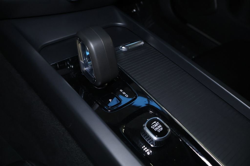 Used 2024 Volvo S60 B5 Core image 34