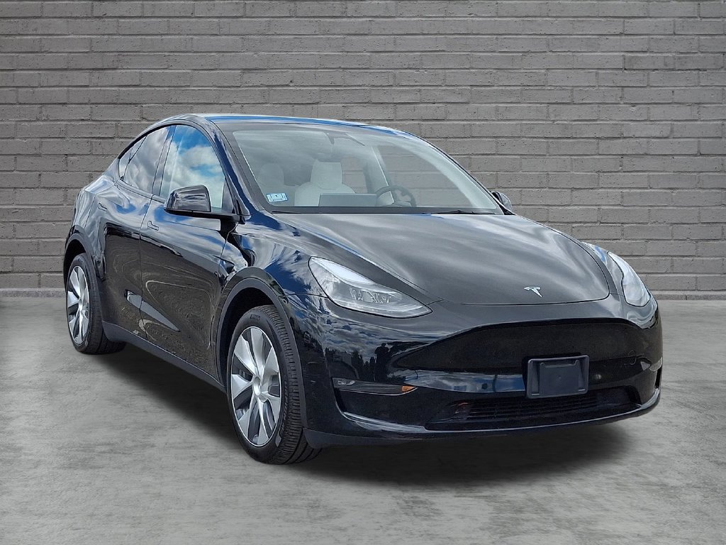 Used 2023 Tesla Model Y Long Range AWD/4WD image 2