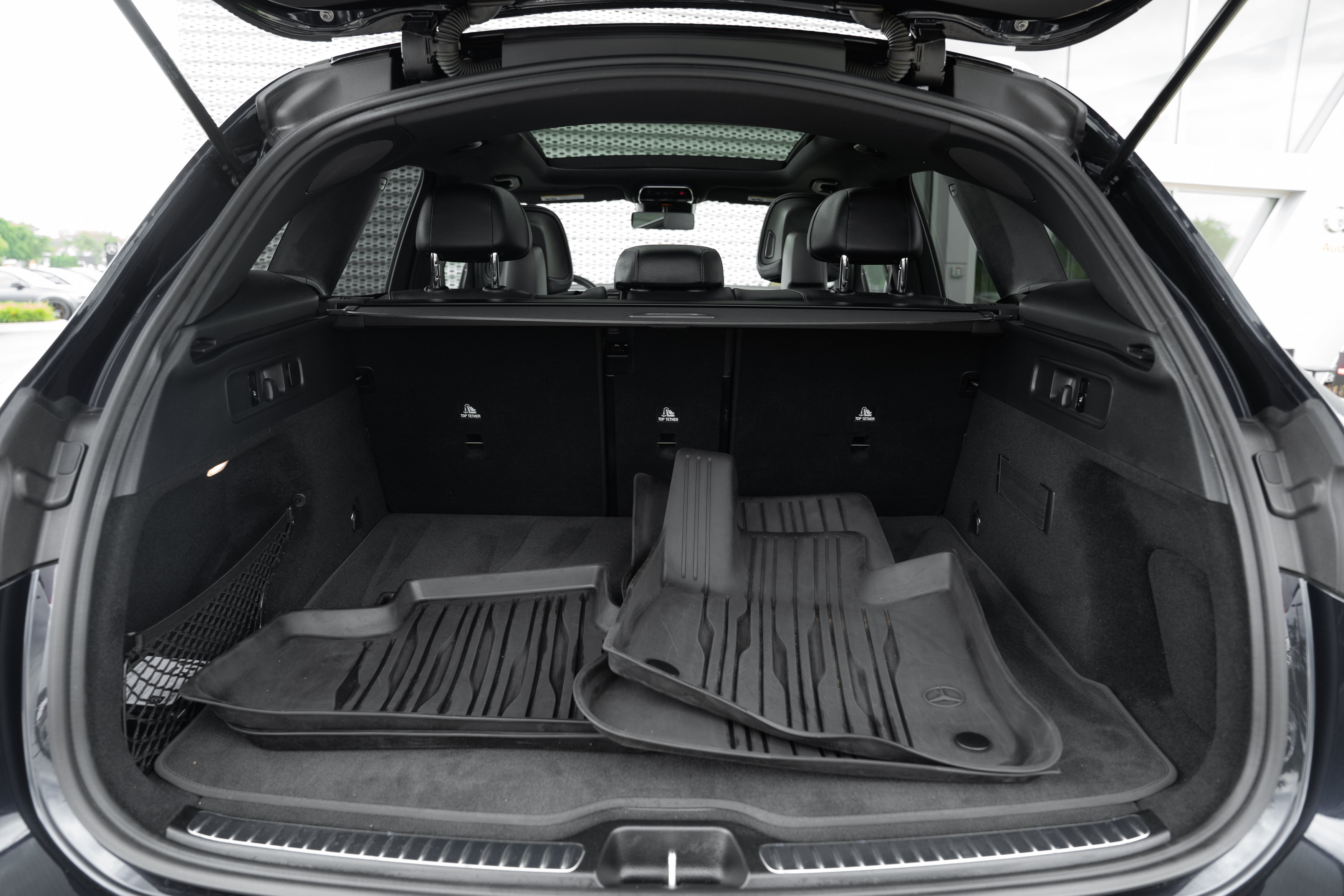 Used 2024 Mercedes-Benz GLC 300 4MATIC image 31
