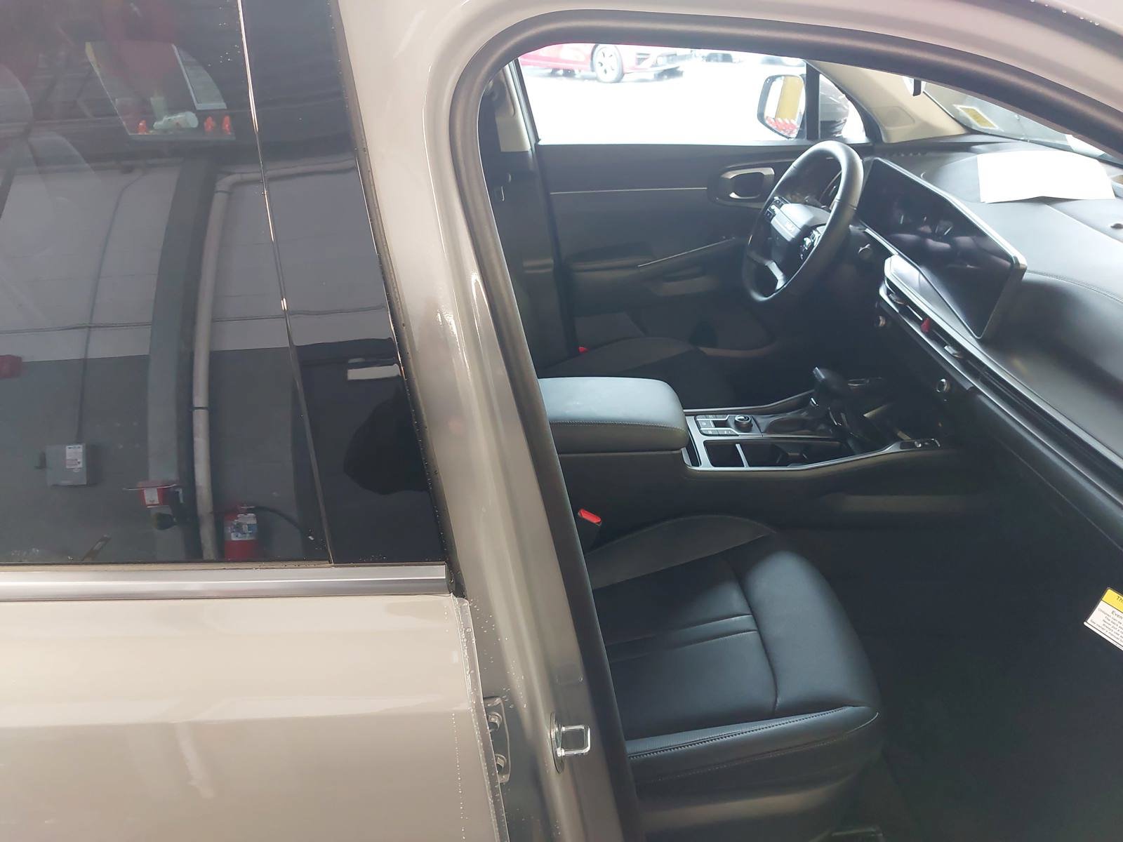 New 2026 Kia Sorento S w/ S Panoramic Sunroof Package FWD image 10