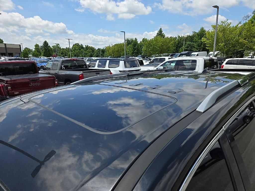 Used 2019 Chevrolet Traverse Premier w/ Driver Confidence II Package FWD image 13