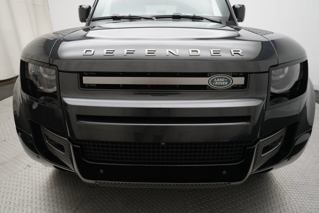 Used 2025 Land Rover Defender 110 X-Dynamic SE AWD/4WD image 21