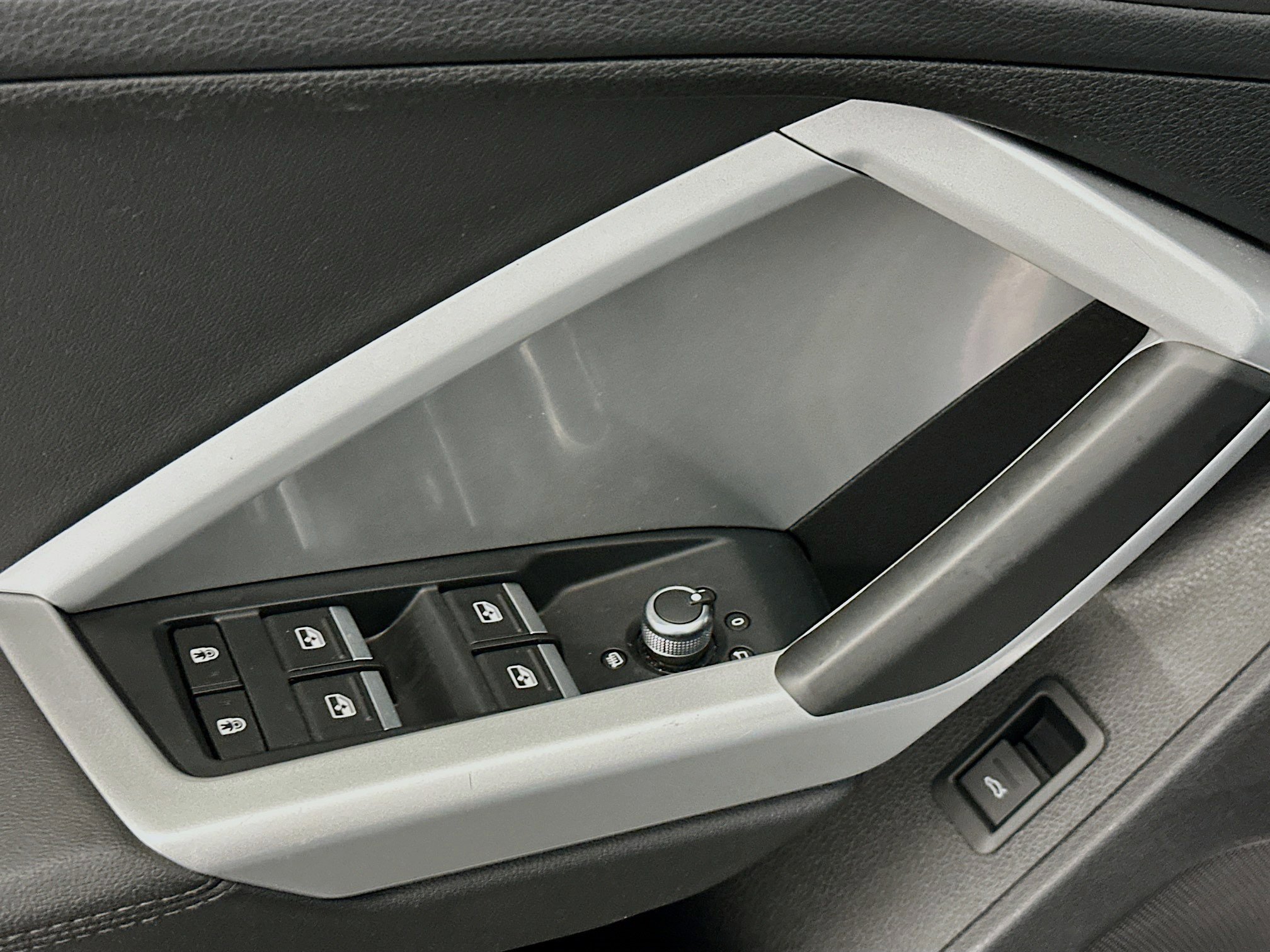 Used 2025 Audi Q3 2.0T Premium image 15