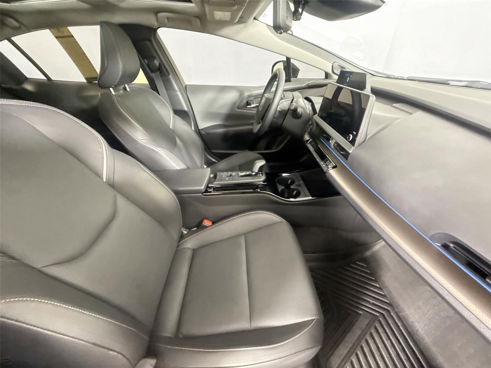Used 2024 Toyota Prius Limited w/ Limited Premium Package image 46