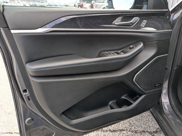 Used 2023 Jeep Grand Cherokee Trailhawk w/ Advanced Protech Group II image 28