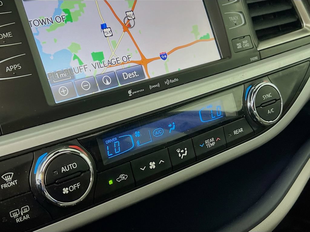 Used 2019 Toyota Highlander XLE w/ Protection Package #3 AWD/4WD image 16