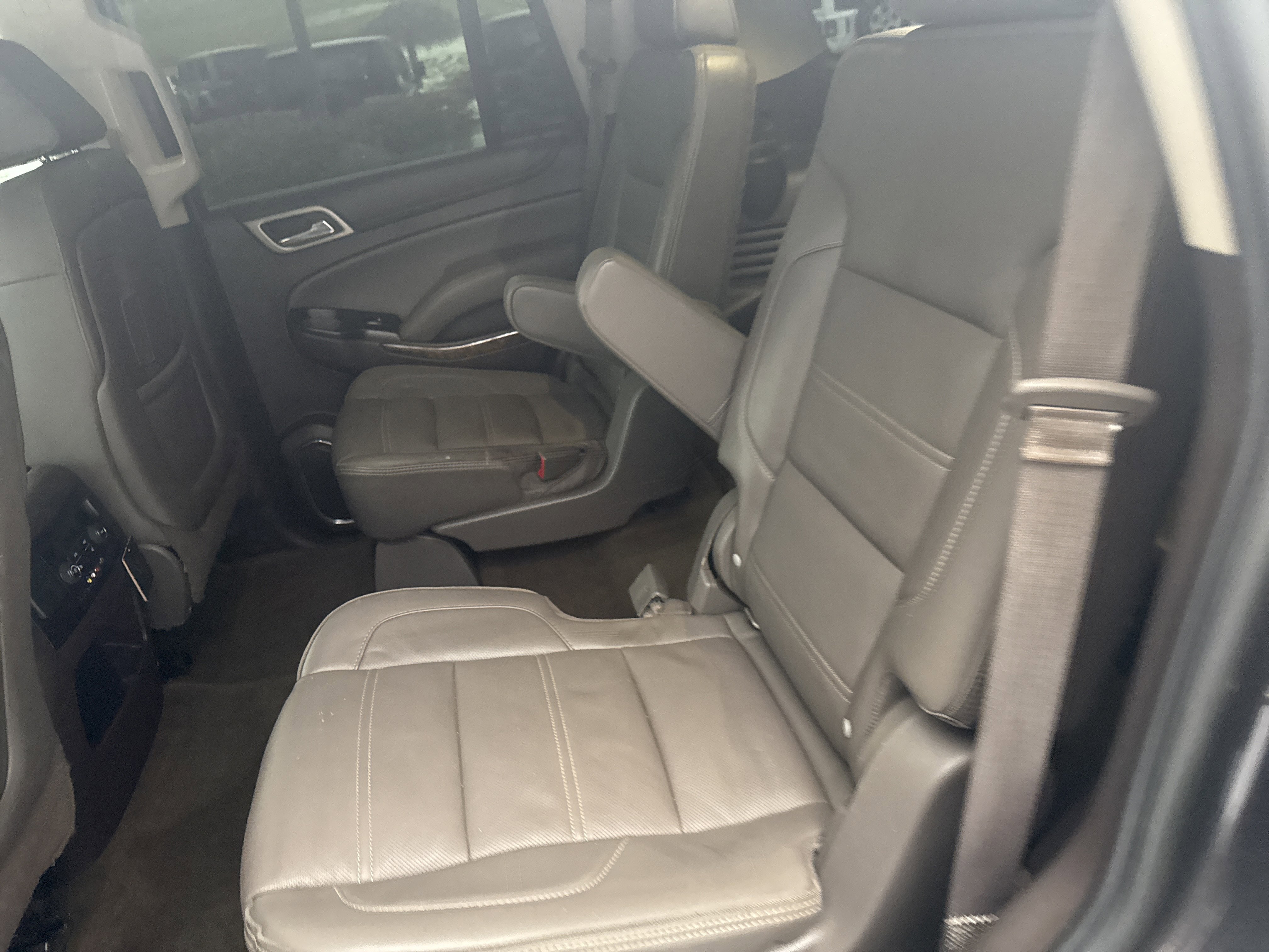 Used 2015 GMC Yukon Denali w/ Premium Package image 13