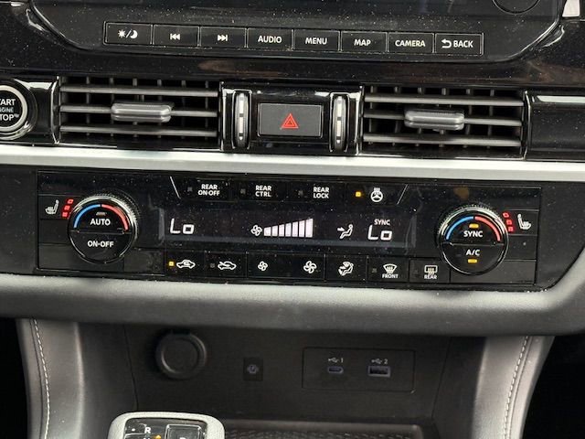 Used 2023 Nissan Pathfinder SL w/ Black Appearance Package image 20