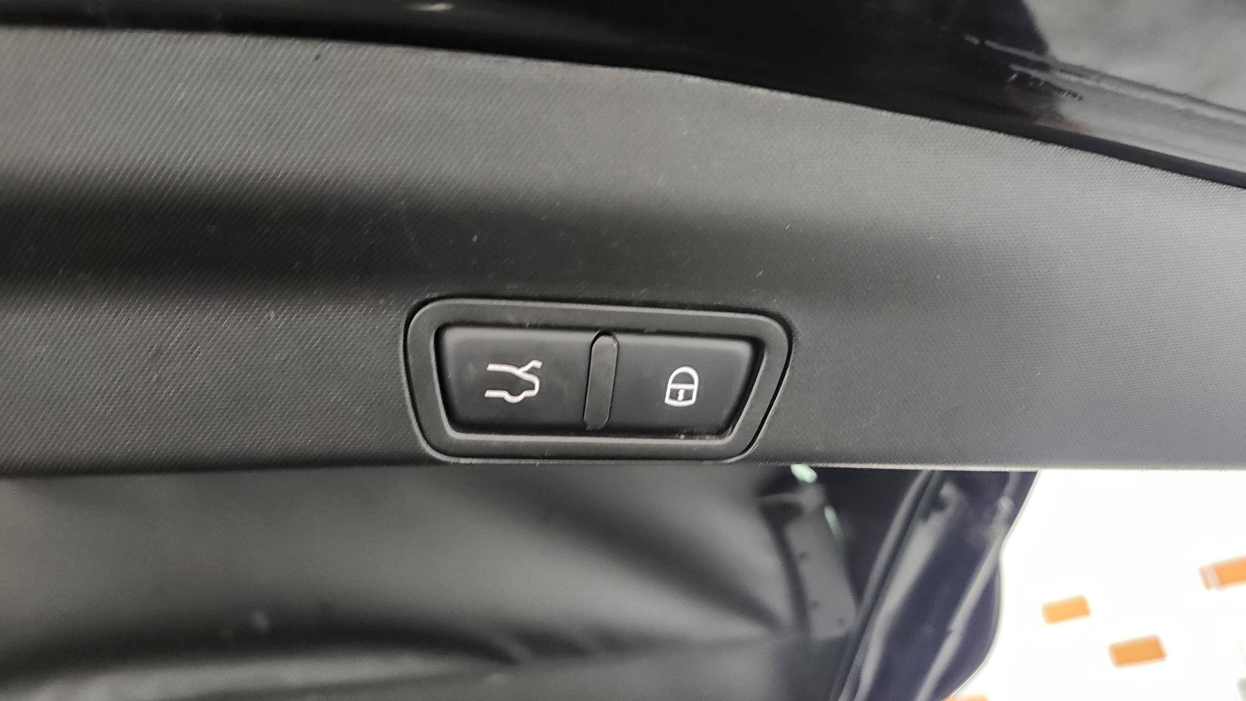 Used 2018 Alfa Romeo Stelvio AWD image 25