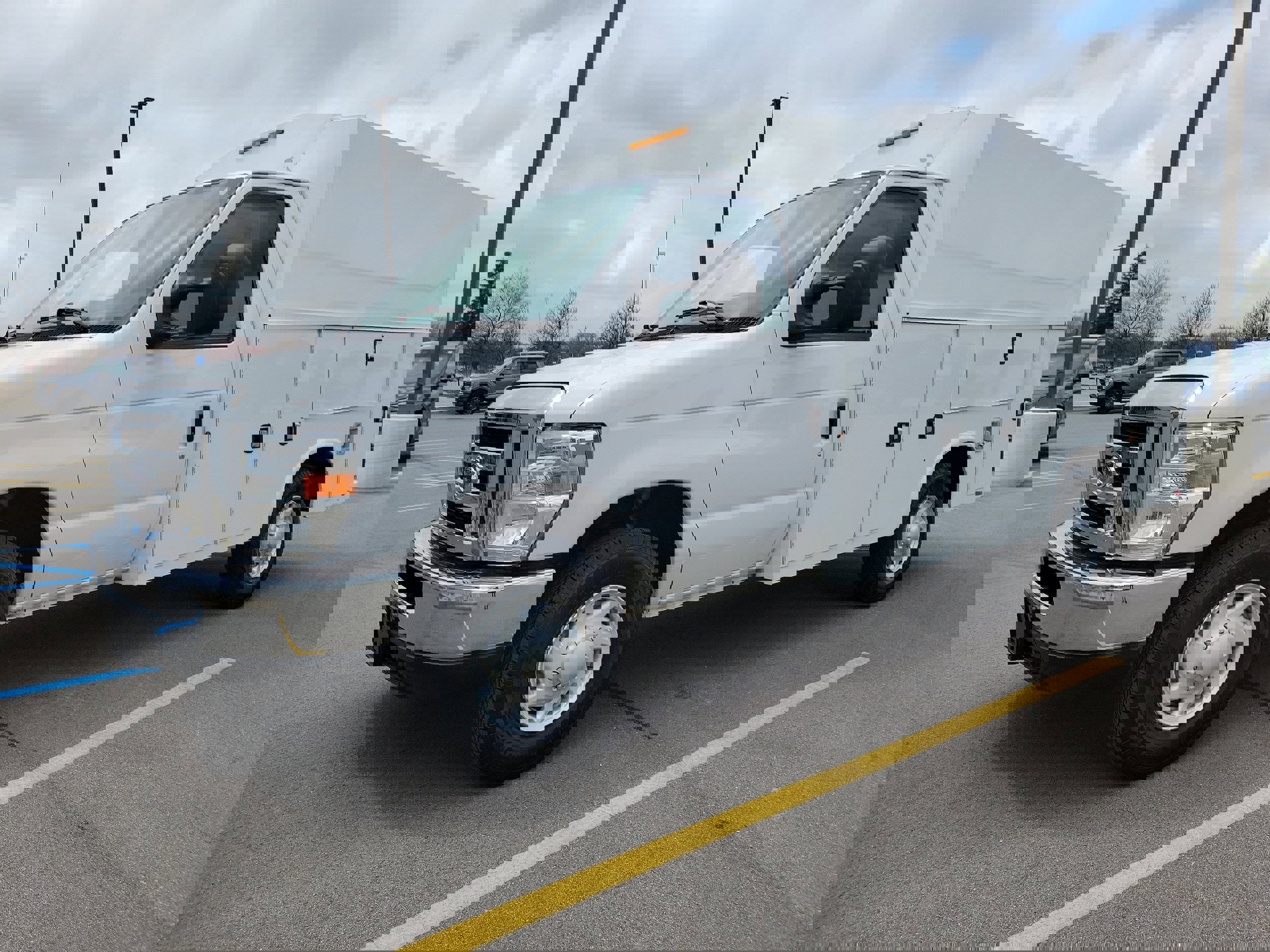 Certified 2018 Ford E-350 and Econoline 350 Super Duty w/ Power Windows & Locks Group image 2