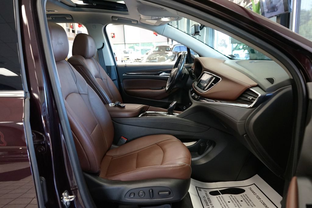 Used 2021 Buick Enclave Avenir w/ Avenir Technology Package AWD/4WD image 47