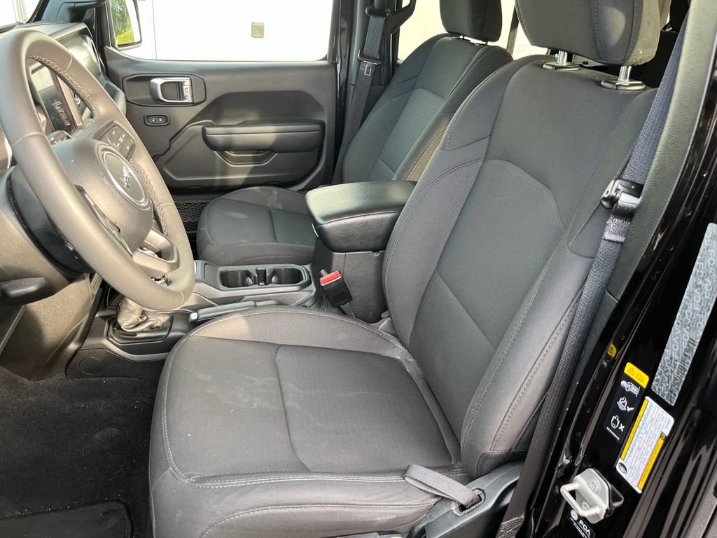 Used 2023 Jeep Gladiator Sport AWD/4WD image 7