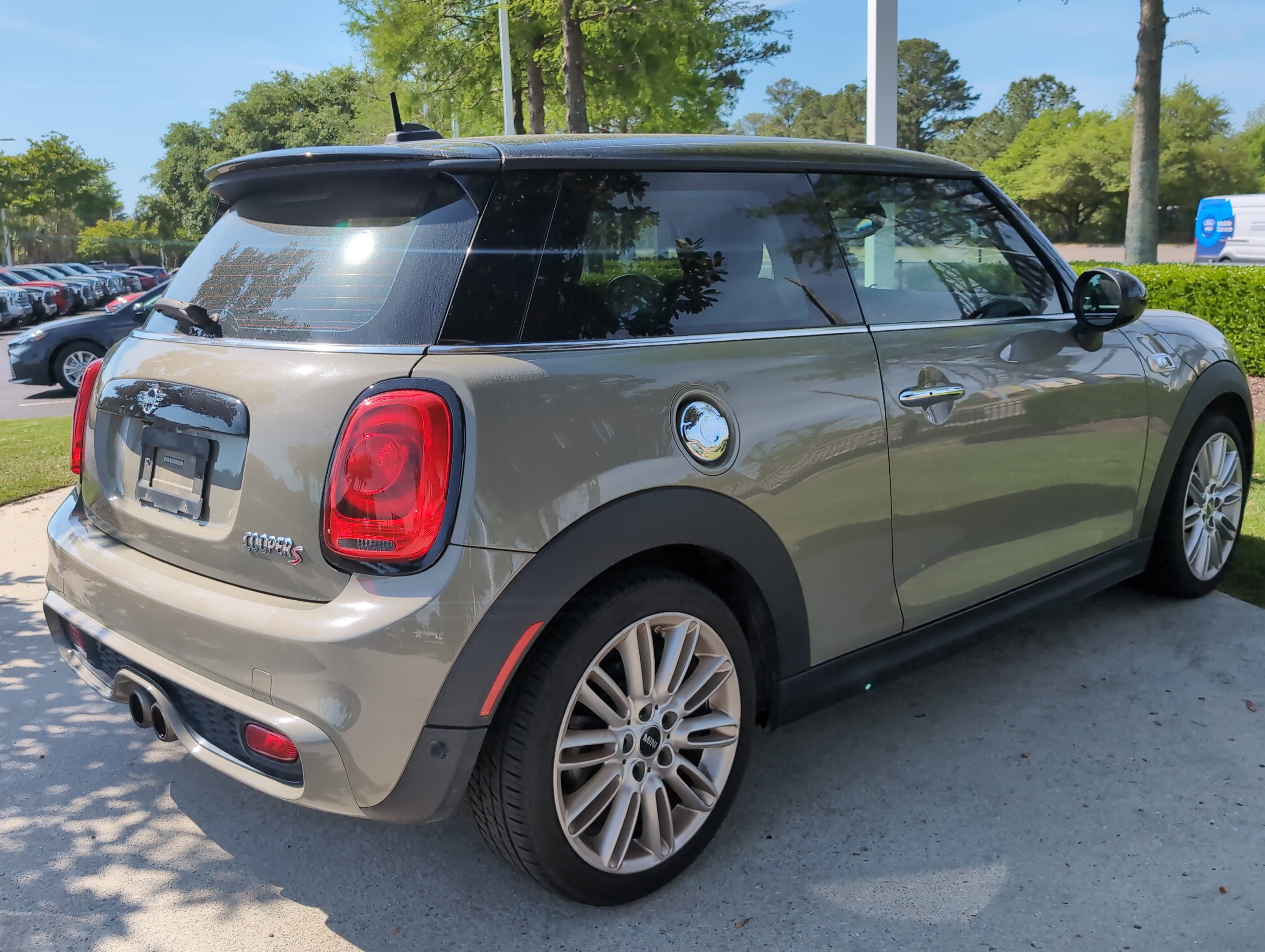 Used 2019 MINI Cooper S w/ Signature Upholstery Package image 10