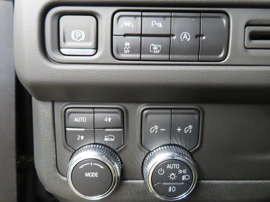 Used 2024 GMC Yukon SLT w/ SLT Luxury Package AWD/4WD image 59