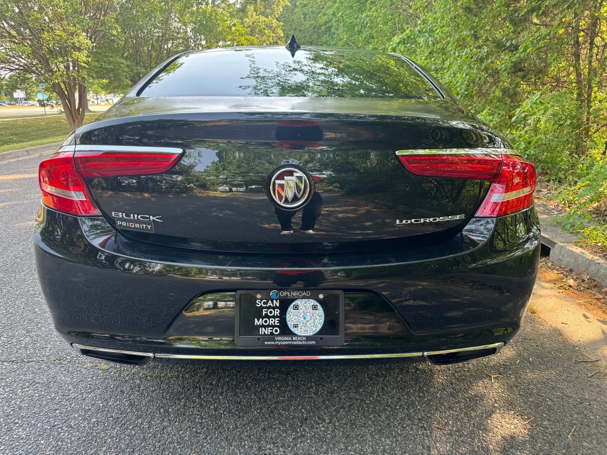 Used 2017 Buick LaCrosse Essence w/ Sights and Sounds Package FWD image 5