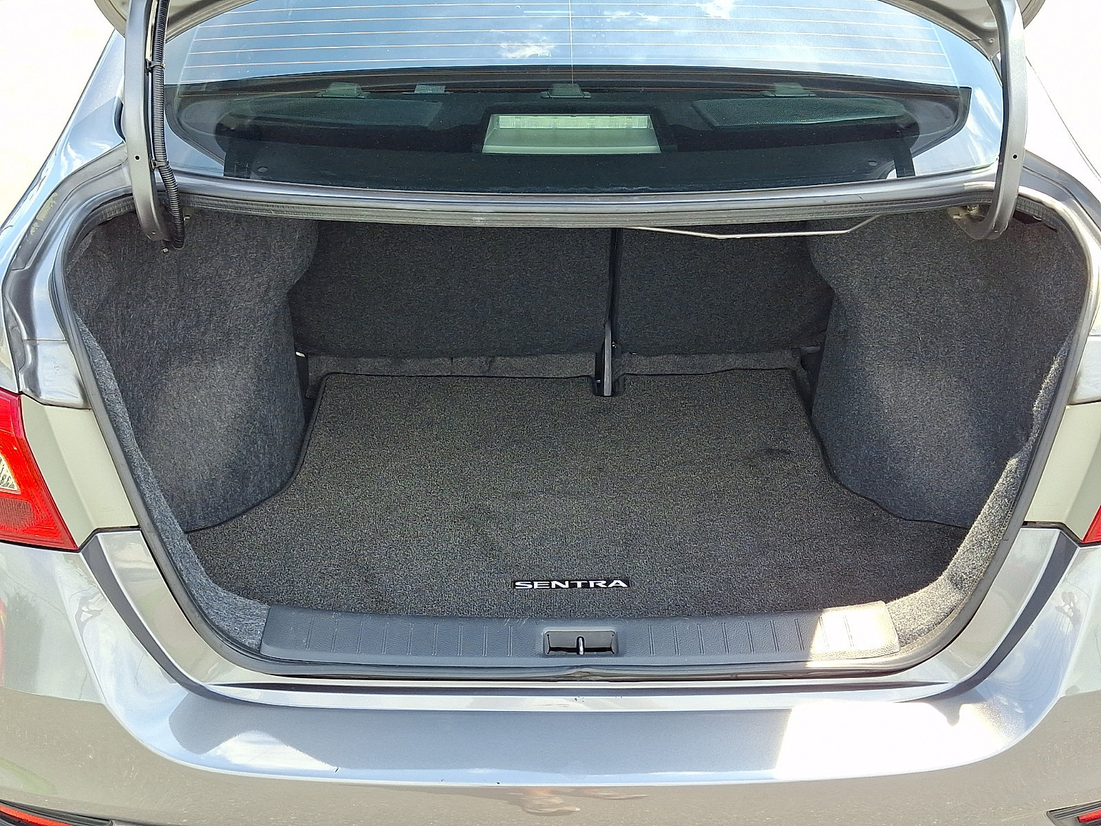 Used 2019 Nissan Sentra SV FWD image 28