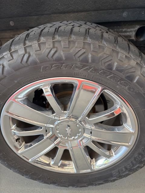 Used 2017 Chevrolet Silverado 1500 High Country AWD/4WD image 24