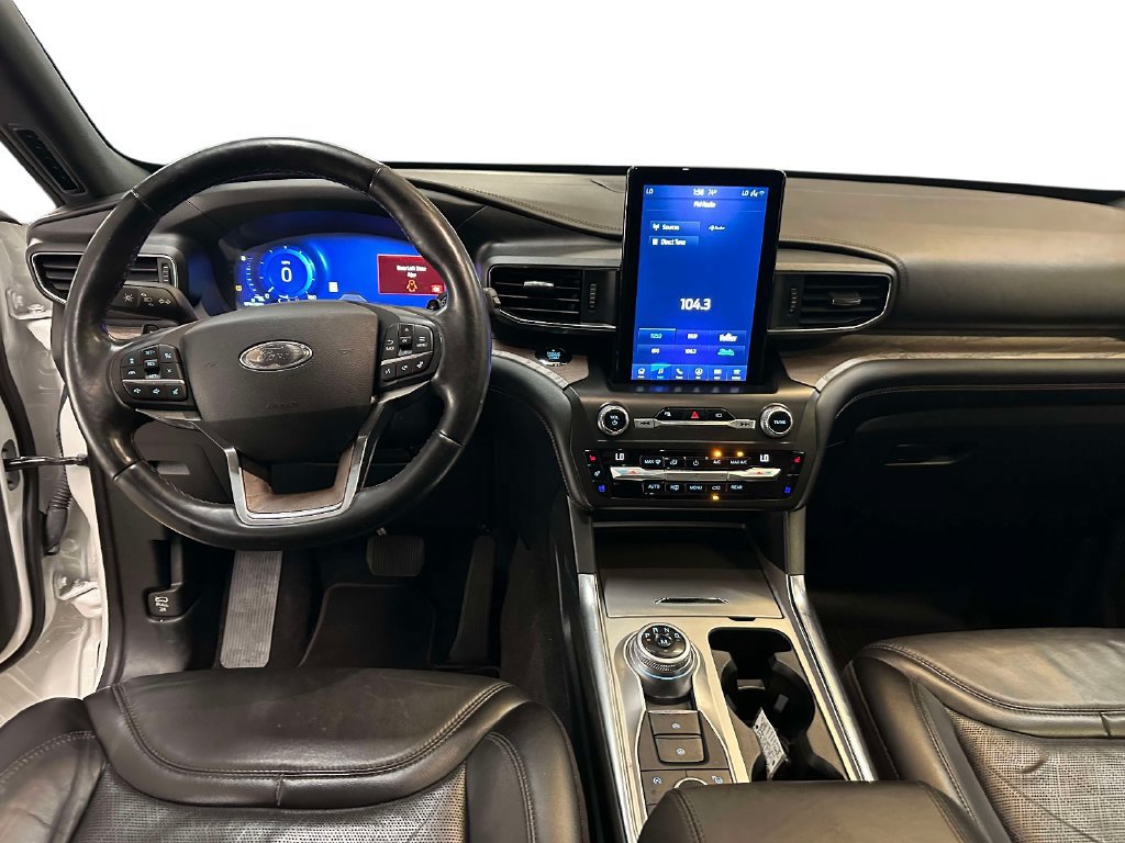 Used 2020 Ford Explorer Platinum w/ Premium Technology Package AWD/4WD image 20
