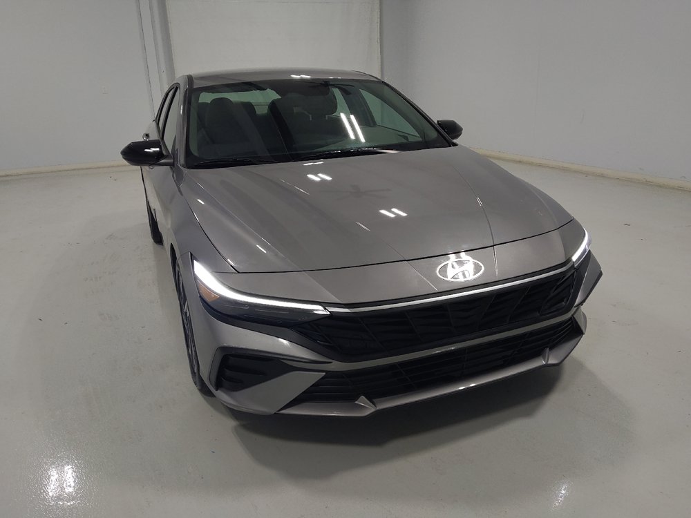 Used 2025 Hyundai Elantra Sport FWD image 14