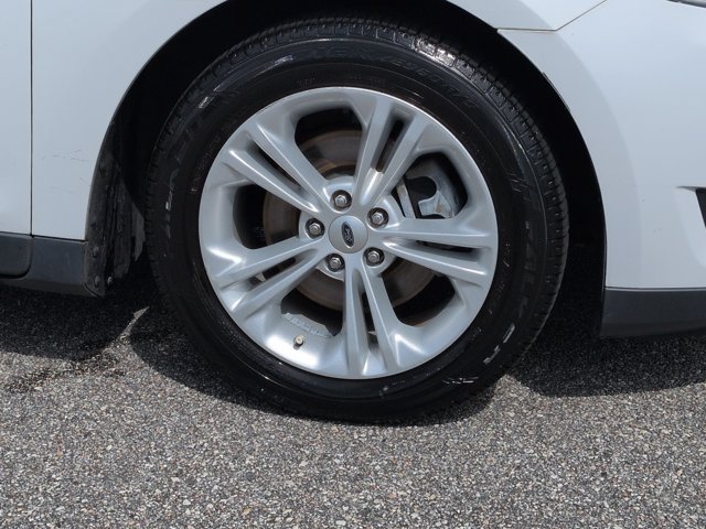 Used 2018 Ford Taurus SE FWD image 11