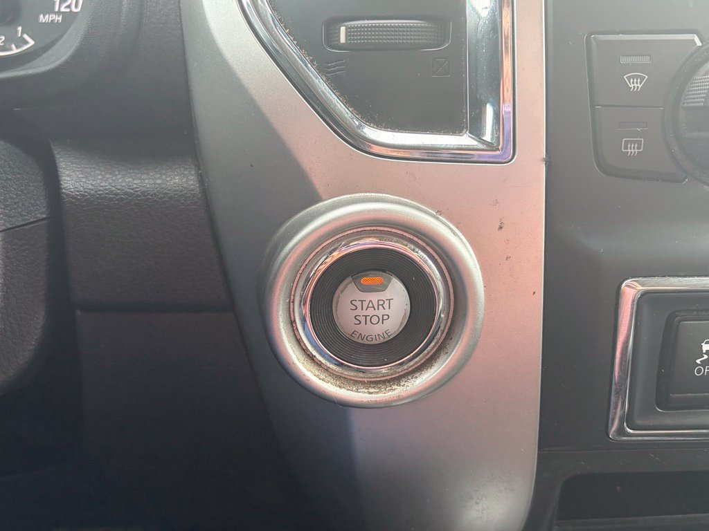Used 2021 Nissan Titan SV w/ SV Convenience Package RWD image 26