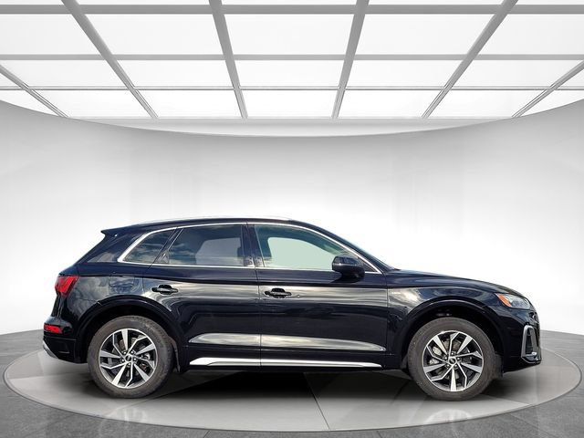 Used 2023 Audi Q5 2.0T Premium w/ Convenience Package AWD/4WD image 3