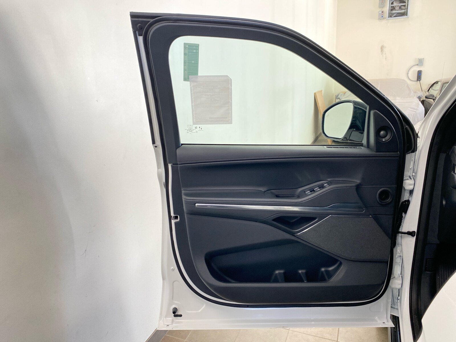 New 2025 Lincoln Navigator Reserve w/ Jet Appearance Package AWD/4WD image 19