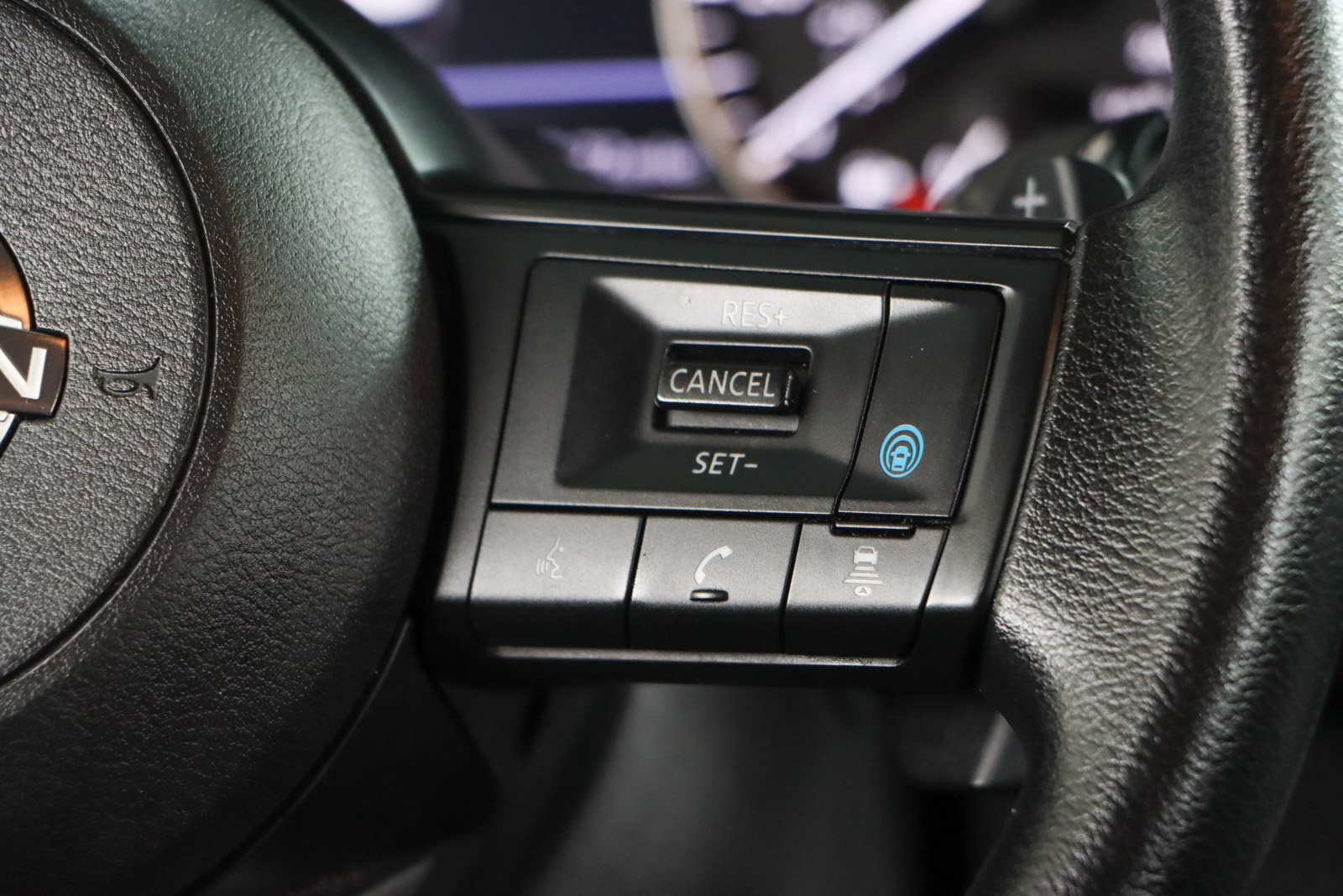 Used 2024 Nissan Rogue SV FWD image 14