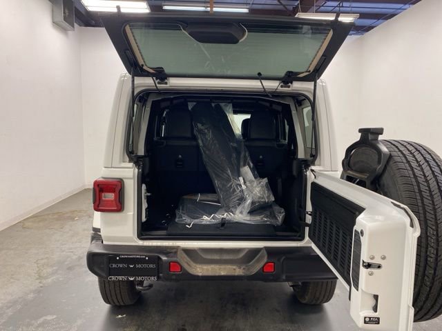 Used 2026 Jeep Wrangler Unlimited Sahara AWD/4WD image 26